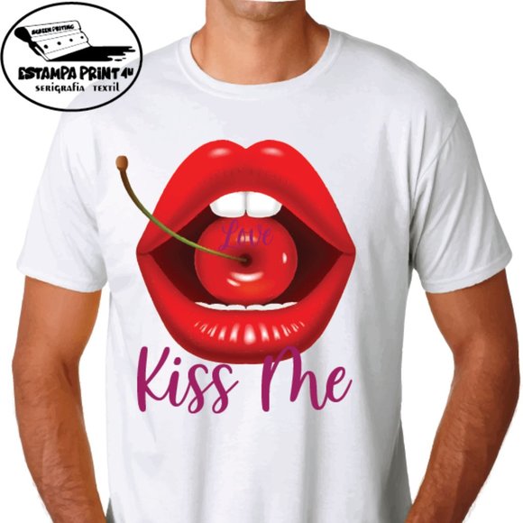 KISS ME T-SHIRT UNISEX VALENTINE'S DAY - Picture 1 of 1